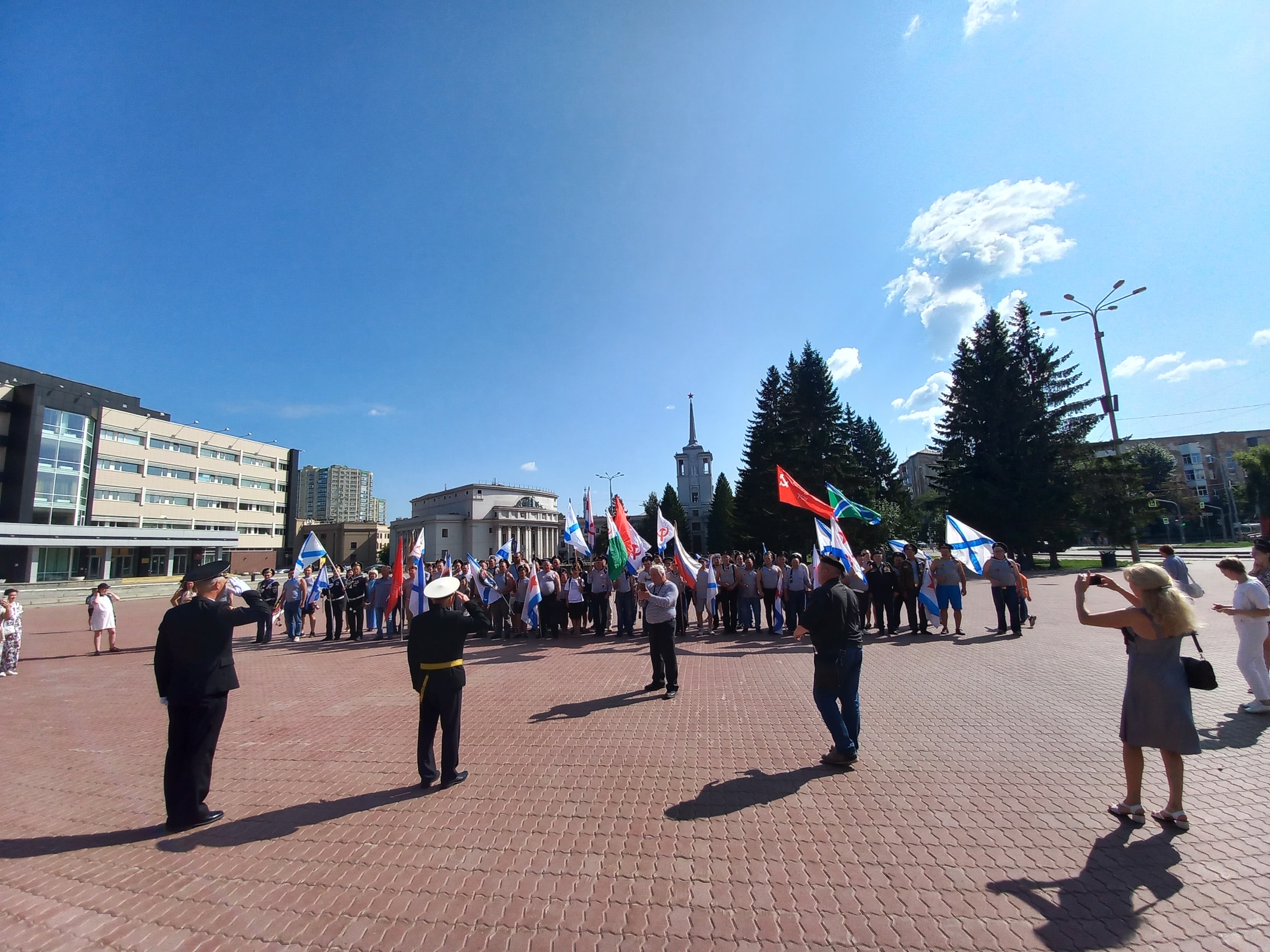 Памятные мероприятия прошли в Екатеринбурге в День Воено-Морского Флота России