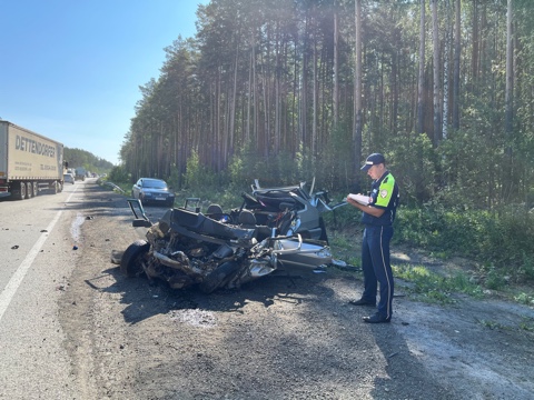 В Екатеринбурге в ДТП на ЕКАДе погиб водитель отечественного автомобиля