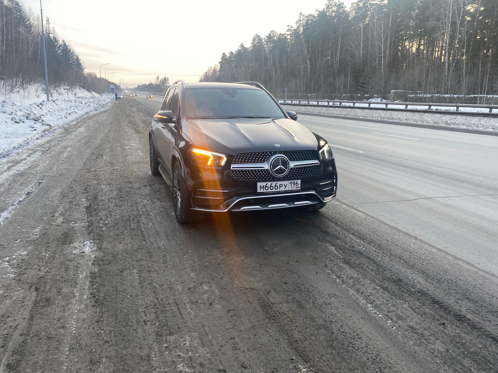 Свердловская ГИБДД выявила элитный автомобиль с подложными номерами