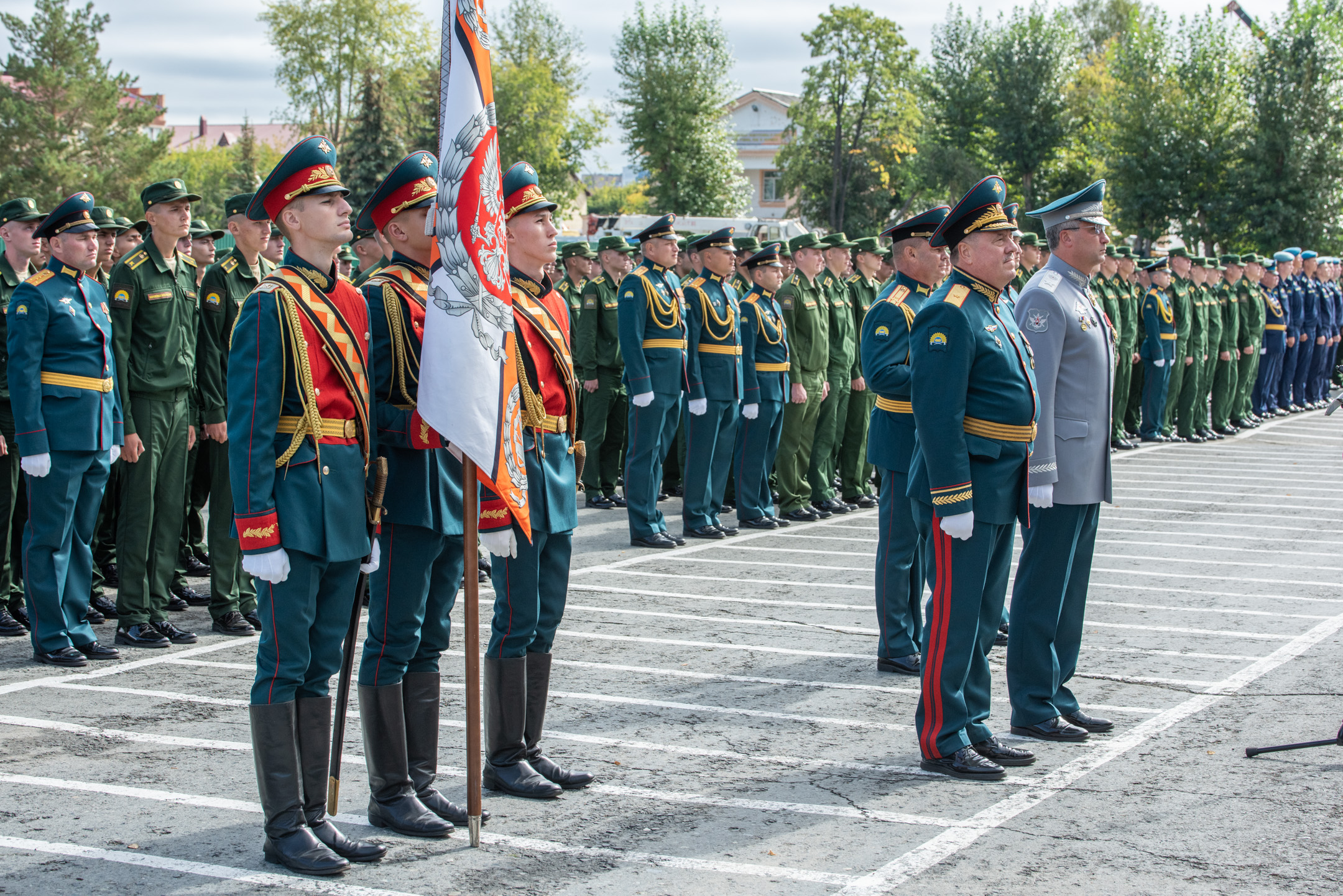 Владимир Путин наградил Орденом Кутузова военное училище в Тюмени